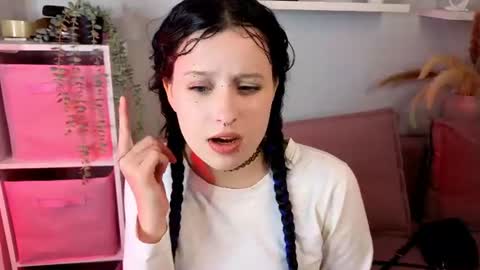 Sylvia online show from June 11, 12:24 pm