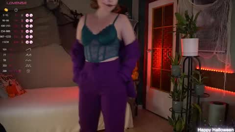 Evi online show from October 31, 8:13 pm