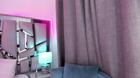 _valeria_saenz_ online show from June 11, 3:03 am