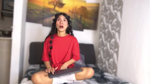 Snapshot of _violetadulce chatting on January 4, 3:40 am Violeta online show from January 4, 3:40 am