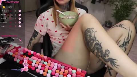 Alis online show from December 14, 8:03 pm