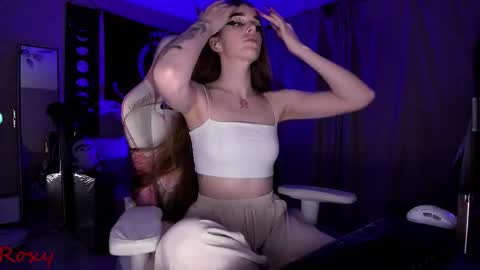 Roxy online show from November 10, 11:33 pm