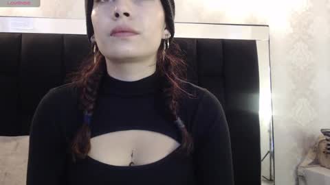 Yuyi online show from February 27, 12:02 pm