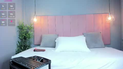 A R I A L  online show from October 30, 10:33 pm