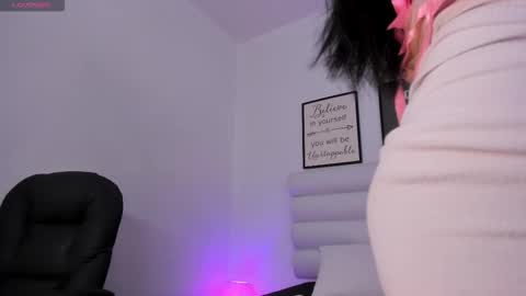 abbey_walker online show from March 6, 11:38 am