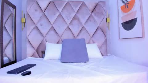 abbiethomas online show from February 19, 4:23 am