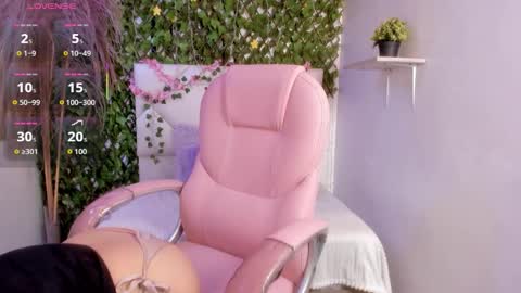 ABBY online show from November 25, 3:25 pm