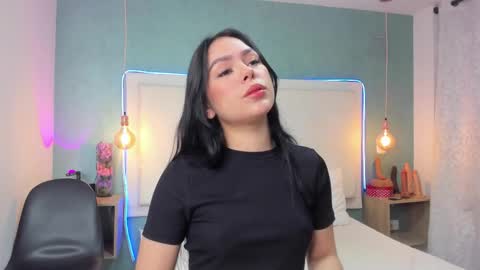 Abby Dixon  online show from December 17, 2:10 pm