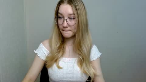 Abby Lovense is active online show from November 8, 10:20 am