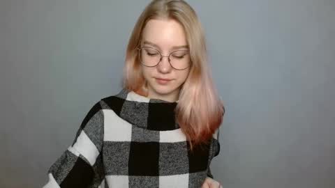 Abby Lovense is active online show from December 28, 9:31 am