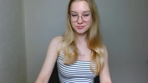 Abby Lovense is active online show from December 20, 3:27 pm