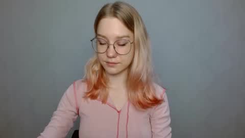 Abby Lovense is active online show from January 12, 9:40 am