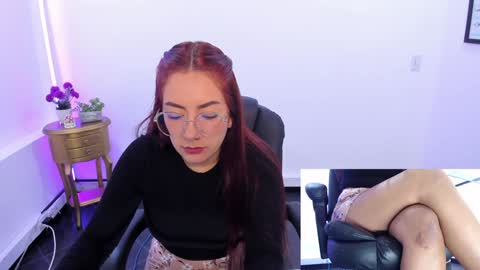 Snapshot of abbystones chatting on January 28, 1:05 pm Abby Stones online show from January 28, 1:05 pm