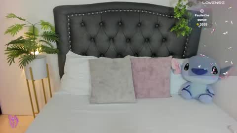 Snapshot of abril_71 chatting on February 13, 2:34 am Abril online show from February 13, 2:34 am