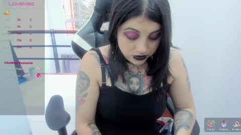 Alice online show from November 18, 3:57 pm