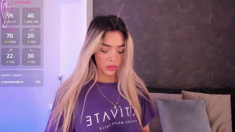 A D D I S O N  online show from January 31, 8:01 pm