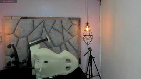 addy__02 online show from April 1, 6:38 pm