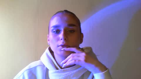 Adele Amore online show from February 7, 7:18 am