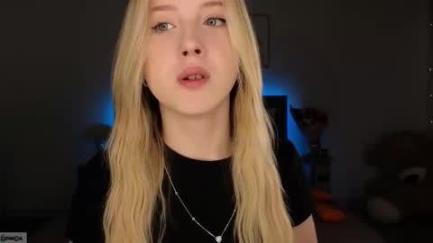 Adele online show from February 15, 9:25 pm