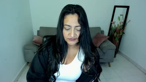 Carolina online show from April 15, 11:11 am