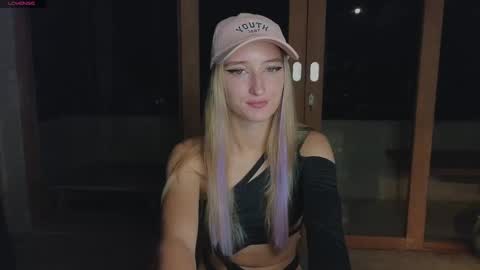 Adele online show from March 4, 10:57 am