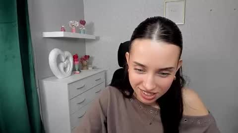 Adele online show from April 3, 5:38 am