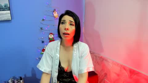 Adelle online show from December 6, 11:22 am