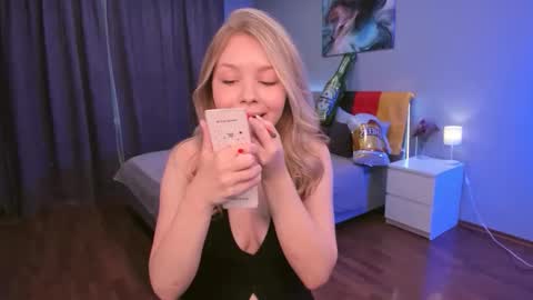 Snapshot of adelllovely chatting on September 30, 11:38 am adelllovely online show from September 30, 11:38 am