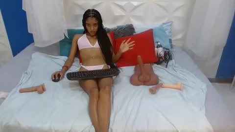 adisson_petite1 online show from November 14, 2:28 pm