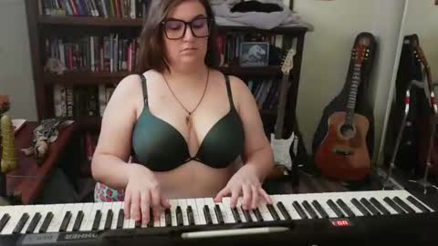 adobe_angel304 online show from October 24, 11:23 pm