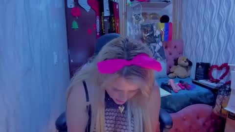 adriiana_fox_ online show from February 3, 6:12 pm
