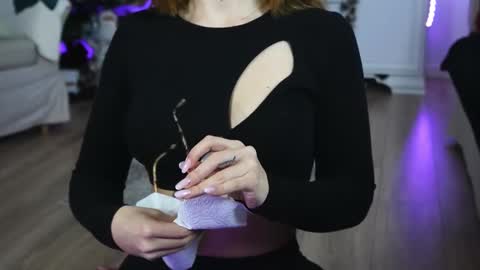 Aelia online show from December 2, 4:47 am