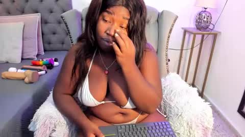 Snapshot of afrodiva69 chatting on September 19, 8:08 pm Afro Diva 69 online show from September 19, 8:08 pm