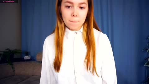 Lana  1800 - 0330 UTC   Mia 0700- 1630 UTC online show from December 27, 8:02 am