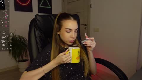 Agelina Lilly Laura online show from February 23, 6:12 am