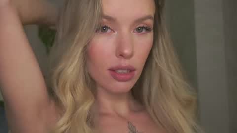 May online show from November 12, 7:45 pm