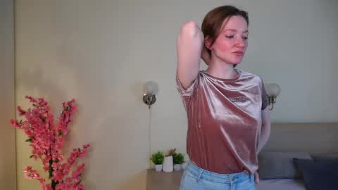 Sofia help me get 50 thumbs up online show from May 10, 6:15 am