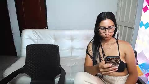 aisha_stacey0410 online show from March 20, 3:50 pm