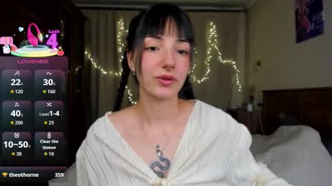 Aisha online show from January 12, 6:35 pm