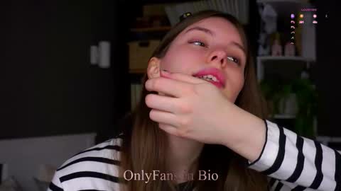 Aliza online show from December 14, 1:11 am