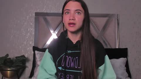 Snapshot of aitana_baker_ chatting on February 6, 12:04 pm little aitana online show from February 6, 12:04 pm