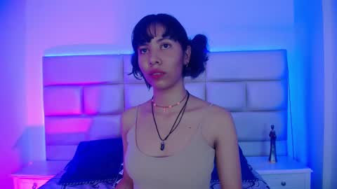 Snapshot of akane_uwu chatting on March 2, 8:14 pm A K A N E U W U online show from March 2, 8:14 pm