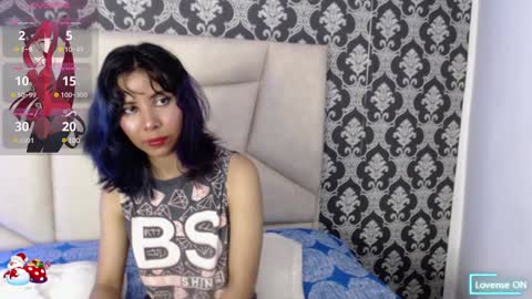 Snapshot of akane_uwu chatting on December 21, 12:06 pm A K A N E U W U online show from December 21, 12:06 pm