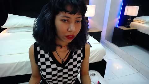 Snapshot of akane_uwu chatting on February 16, 1:49 pm A K A N E U W U online show from February 16, 1:49 pm