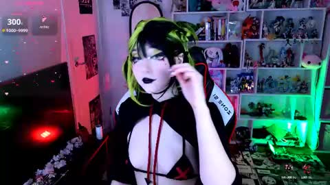 Aki online show from July 28, 7:04 pm