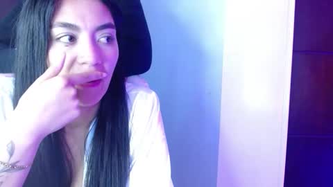 Snapshot of alahia_sweet_official chatting on October 20, 8:12 pm Alahia sweet official online show from October 20, 8:12 pm