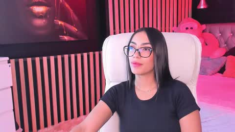 Alaia Alegria online show from December 21, 9:52 pm