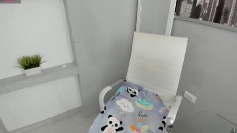 Snapshot of alaia_soto chatting on March 9, 1:46 am alaia_soto online show from March 9, 1:46 am