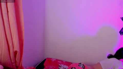 ALANA Please follow me  online show from March 18, 3:55 am