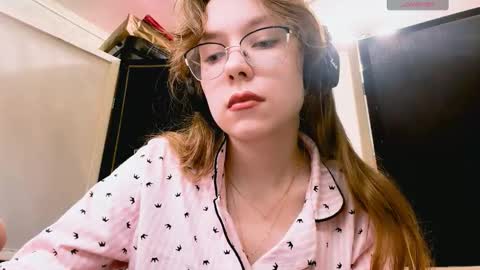 Stella online show from November 24, 1:02 pm